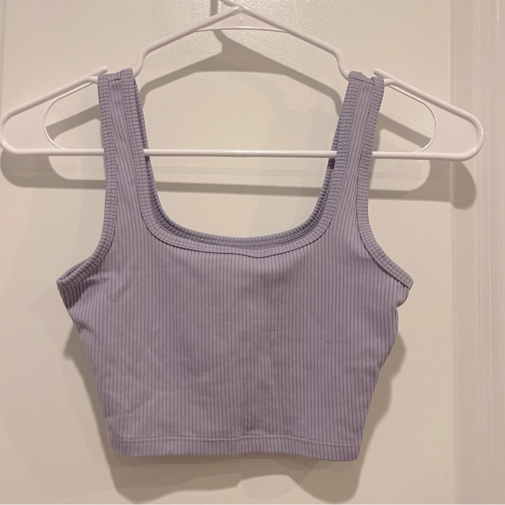 Hollister Co. purple ribbed tank top 
New without tags